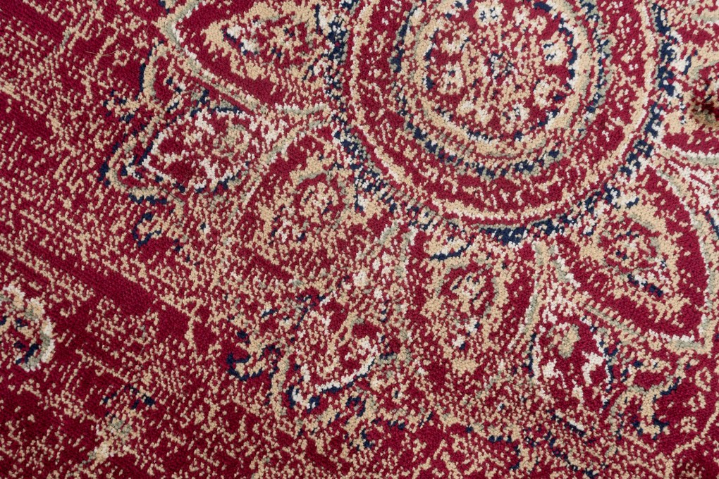 TA Koberec Isphahan 84281/43 Červená Rozmer: 80x150 cm