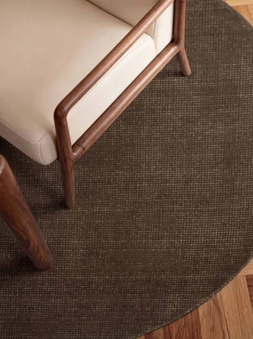 Koberec Ted Baker Greenwich hnedý kruh