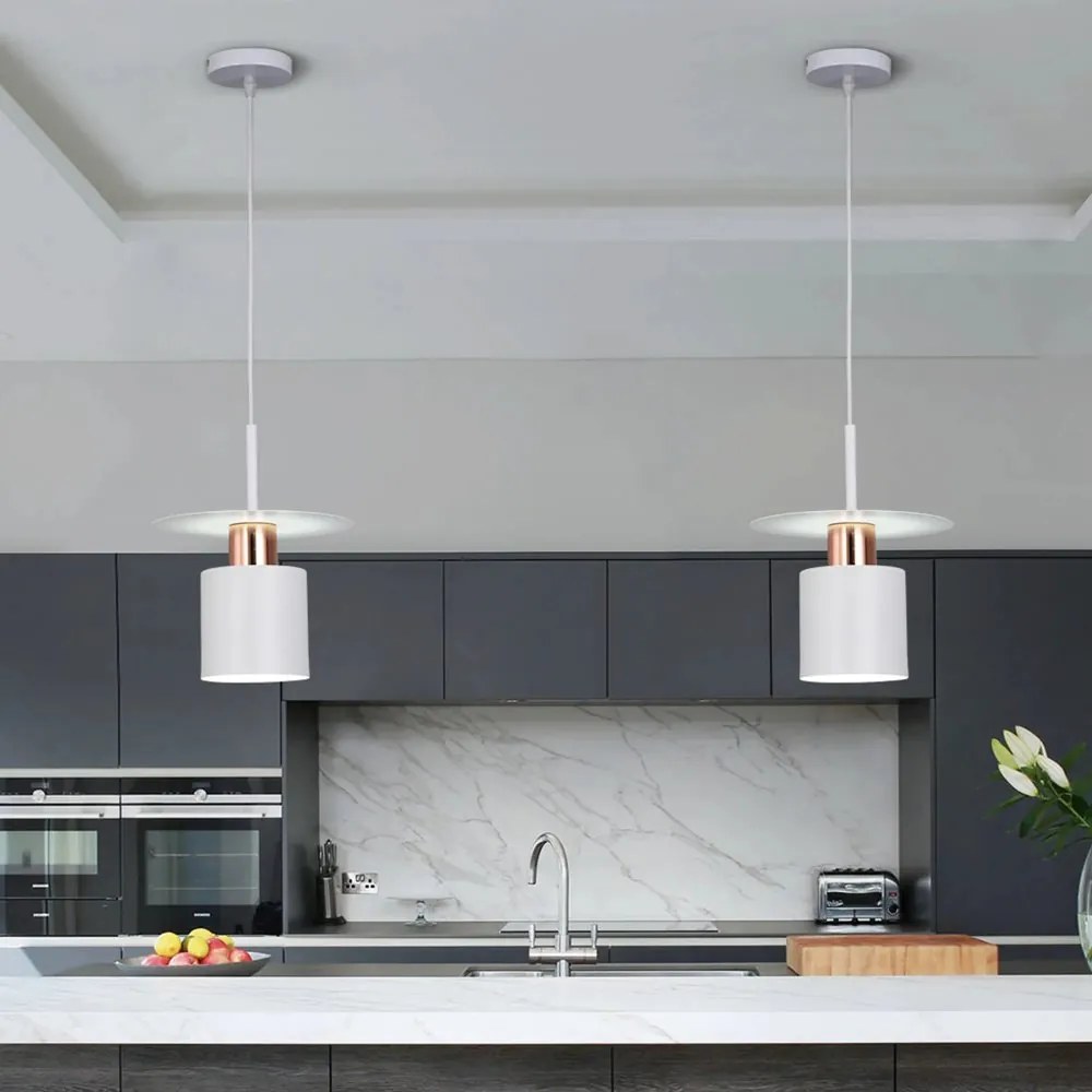 Elegantná lampa s moderným dizajnom biela