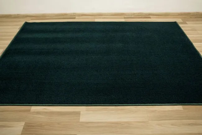 Metrážny koberec Eternity Speciaal 40 fľaškovo zelená