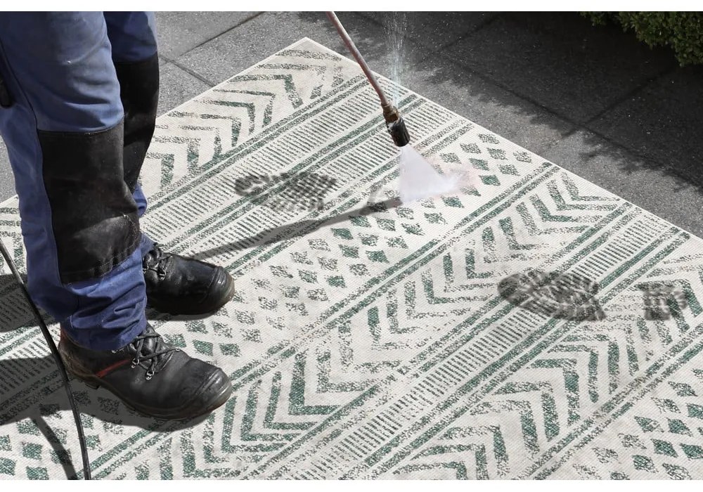 Zeleno-krémový vonkajší koberec NORTHRUGS Biri, 120 x 170 cm