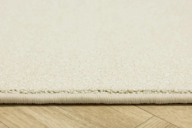 Metrážny koberec FOREST 70 krémový