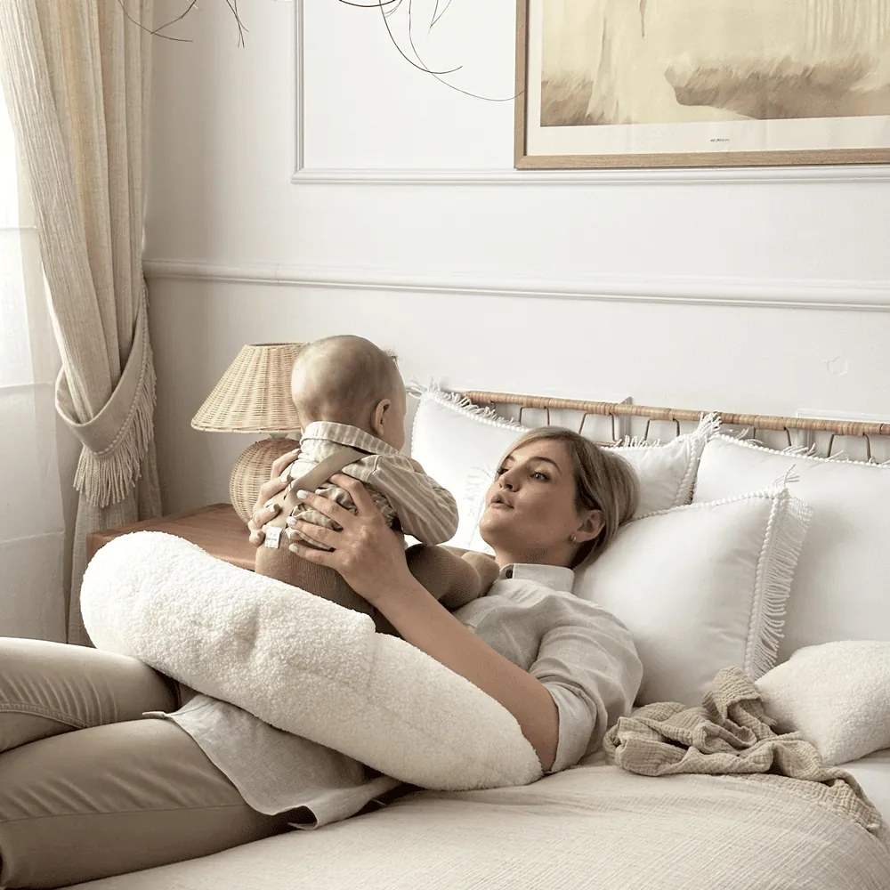 Vankúš croissant vanilka 55cm