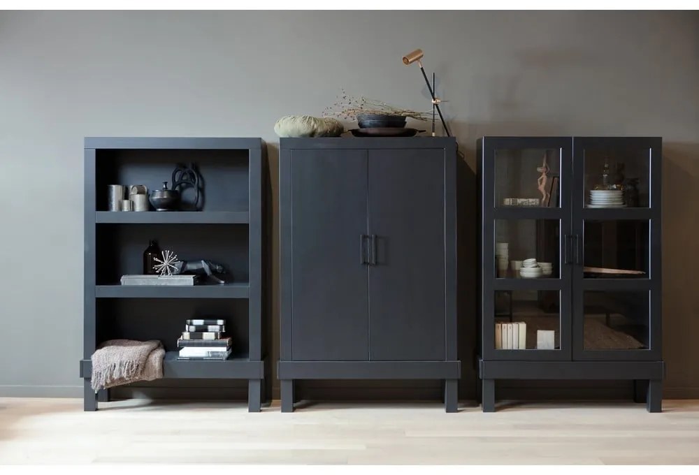 Čierna vitrína z borovicového dreva 107x160 cm Bonk – Basiclabel