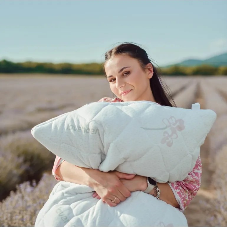 Vankúš 70x90 prešívaný antialergický Lavender EMI 1+1 ZADARMO