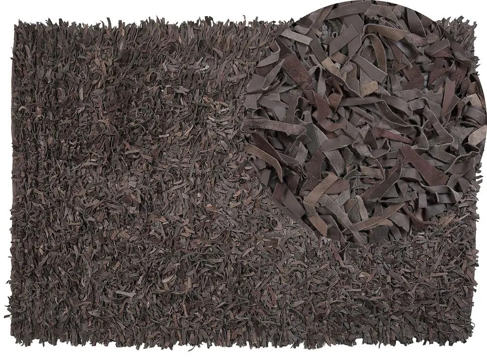 Kožený koberec 140 x 200 cm tmavohnedý MUT Beliani