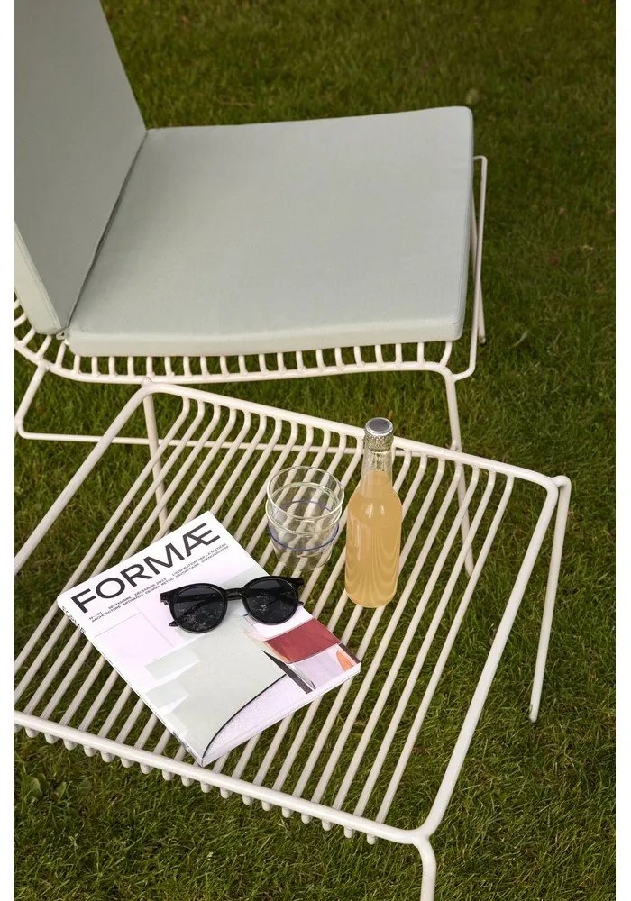 Biele kovové záhradné kreslo String – Hübsch