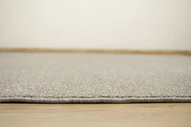 Metrážny koberec Sicily 375 sivý