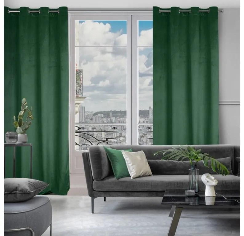 DECOREUM  Jednofarebný zamatový záves 140 cm x 250 cm zelená 100 % polyester 121018