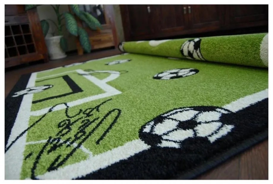 Detský kusový koberec Futbalové ihrisko zelený 2 240x330cm