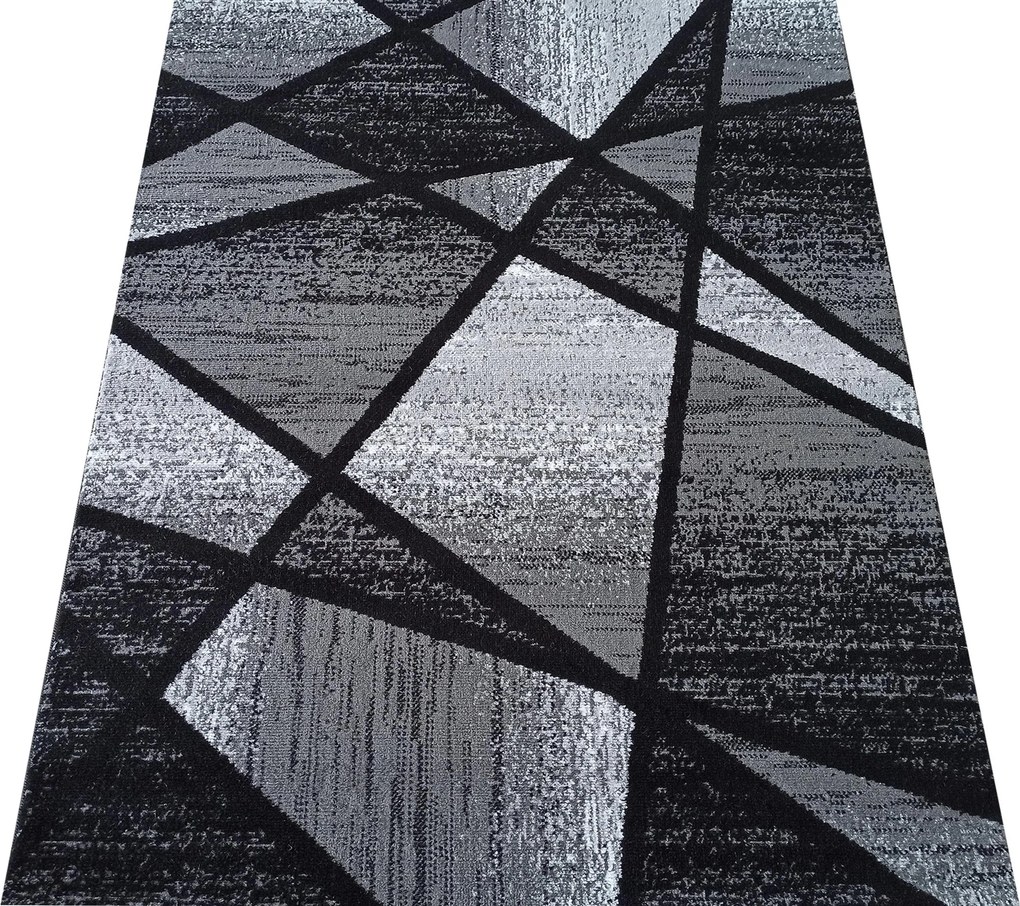 Čierno-sivý koberec s geometrickým vzorom Soho 06 Rozmer: 80x150 cm