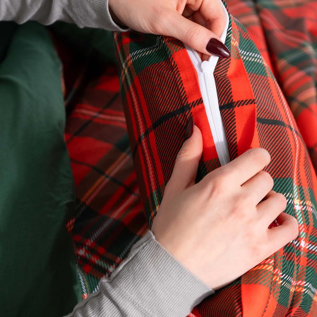 Goldea bavlnené posteľné obliečky duo - červené káro s tmavo zelenou 140 x 220 a 70 x 90 cm