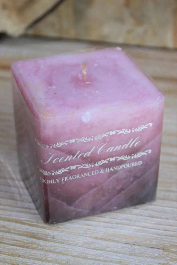 Ružová voňavá sviečka v tvare kocky 7cm