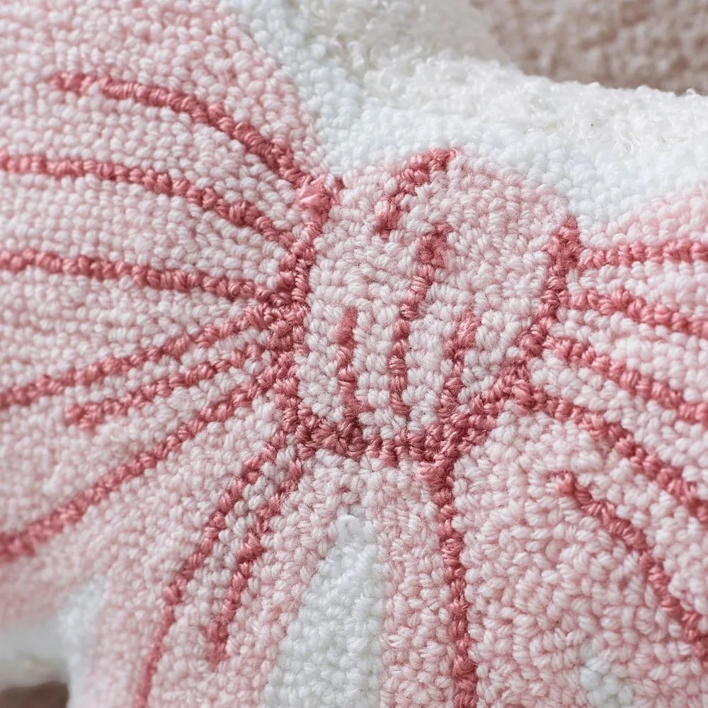 Dekoračný vankúš z materiálu buklé 43x45 cm Bow – Catherine Lansfield