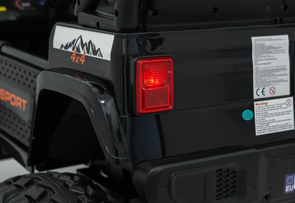 Ramiz Extrémne športové vozidlo 4x4 s variabilnou veľkosťou čierne