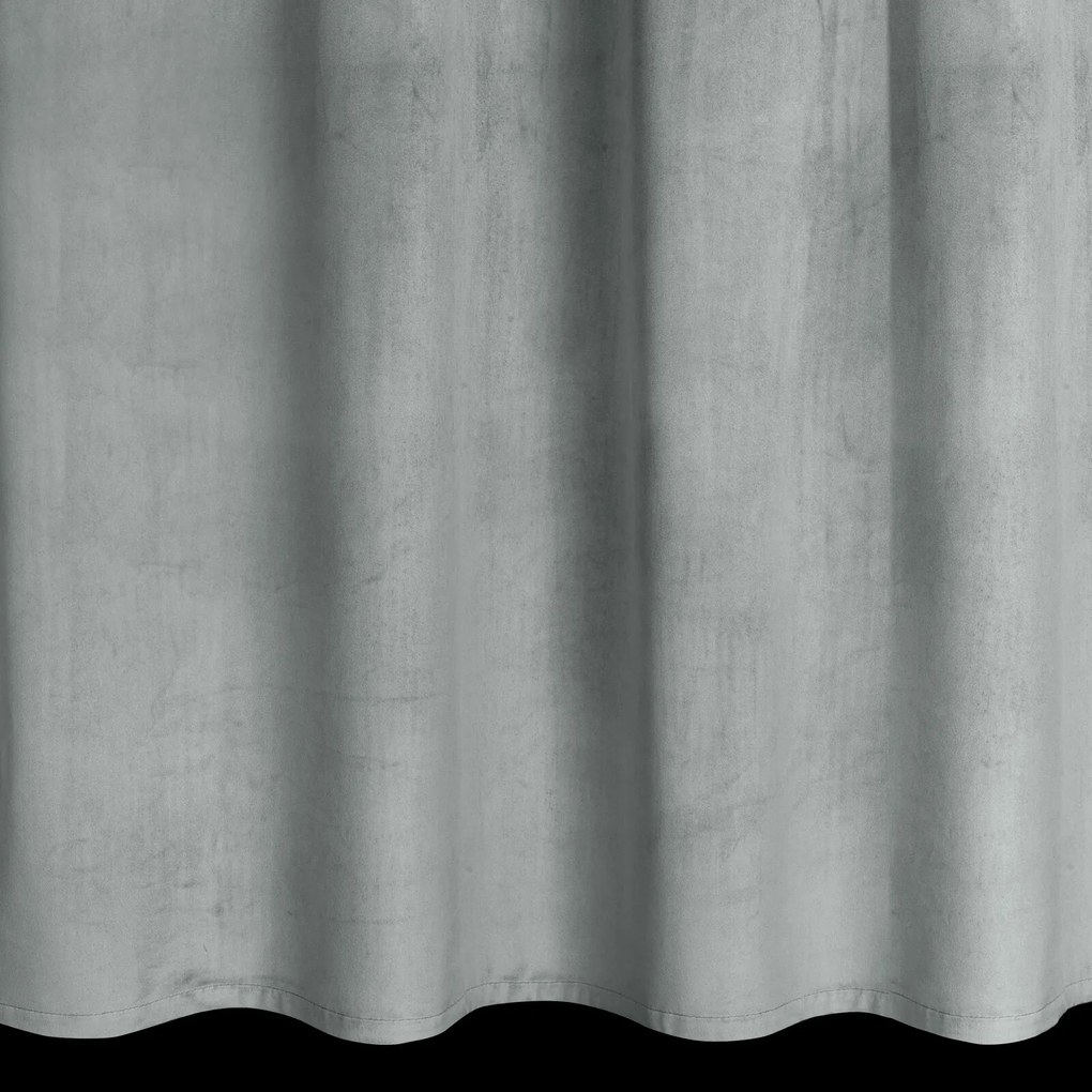 ZATEMŇOVACÍ ZÁVES NA KRÚŽKOCH ANTARA 140X270 CM STRIEBORNÁ