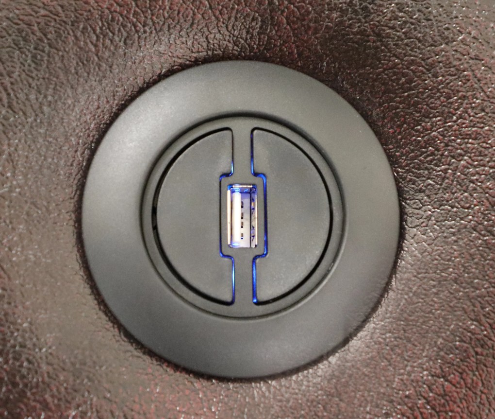 furniture-nabytek.cz - Elektrické polohovací křeslo Chesterfield