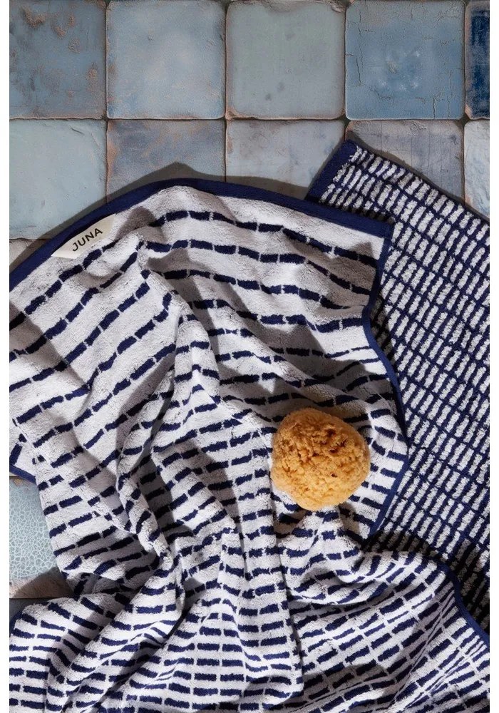 Biela/modrá froté osuška s prímesou bambusu 70x140 cm Nuance – JUNA