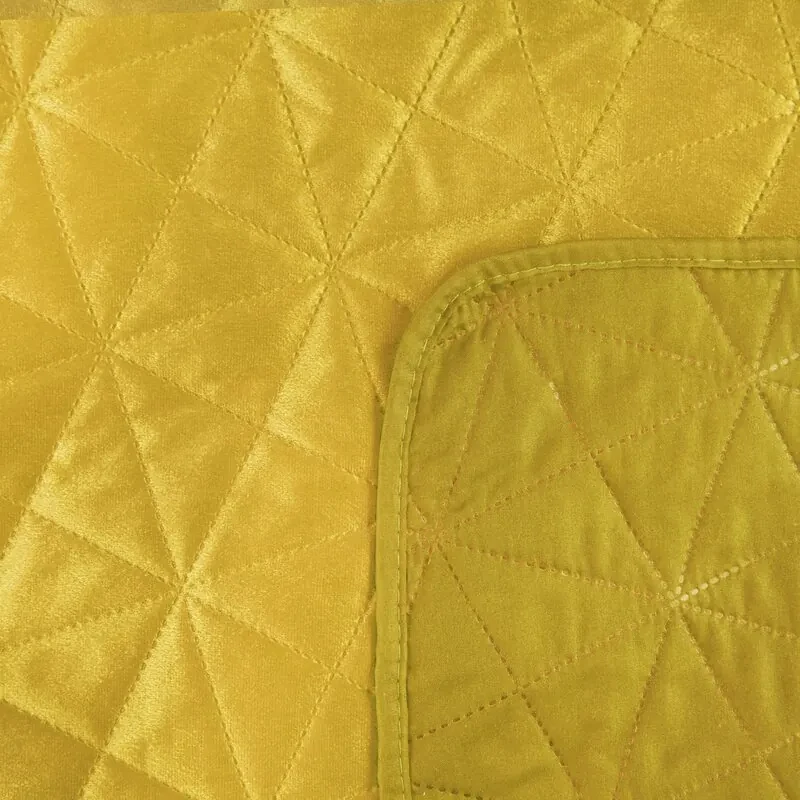 Dekorstudio Zamatový prehoz na posteľ LUIZ3 v horčicovej farbe Rozmer prehozu (šírka x dĺžka): 200x220cm