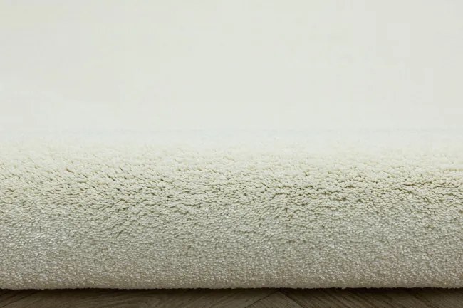 Metrážny koberec Lexus 169 krémový