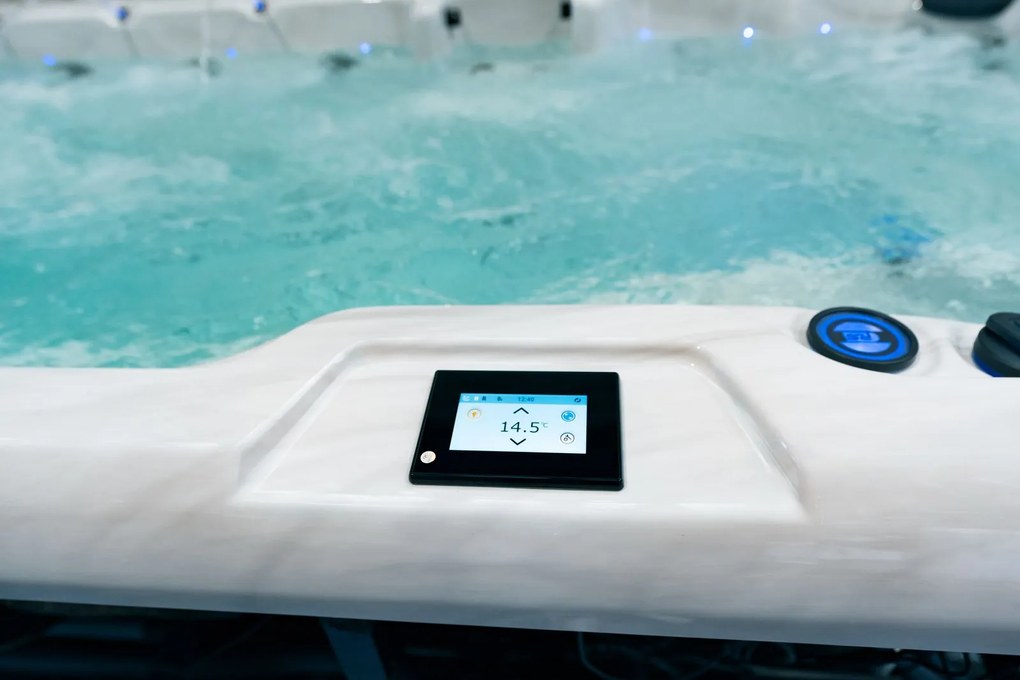 Swim spa Platinum Spas Titan