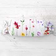 Biante Vankúš valec bonbon Sandra SA-492 Kvetovaná lúka na bielom 15x40 cm