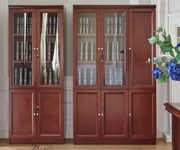 Trojdverová kancelárska skriňa, čiastočne presklená Elegance
