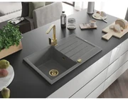 Mexen Bruno, drez granitový 795x495x200 mm, 1-komorový, šedá so zlatým sifónom a zlatá drezová batéria Rita, 6513-71-670300-50