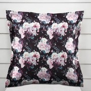 Biante Zamatová obliečka na vankúš s lemom Tamara TMR-011 Kvetiny na čiernom 30 x 50 cm