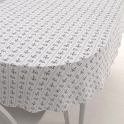 Biante Bavlnený oválny obrus Sandra SA-641 Temne modrý ľudový kvetinový vzor na bielom 50x100 cm