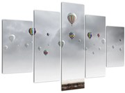 Obraz - Balóny nad tehlovou stenou (150x105 cm)