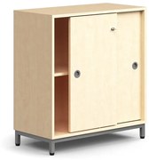 Skriňa s posuvnými dverami QBUS, 1 polica, na nožičkách, s madlom, 868x800x400 mm, strieborná, breza