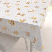 Biante Detský bavlnený obdĺžnikový obrus Sandra SA-461 Zvieratká medzi hviezdičkami na bielom 50x100 cm