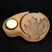 AMADEA Drevený stojanček na podtácky v tvare obličky a svietnik 2v1, 4 okrúhle tácky s potlačou,18,5x12,5x4,5