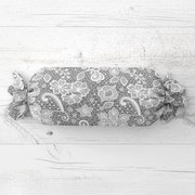 Biante Vankúš valec bonbon Sandra SA-550 Biela krajka na sivom 15x40 cm