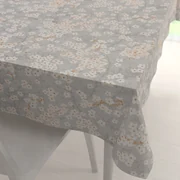 Biante Bavlnený obdĺžnikový obrus Sandra SA-634 Biele čerešňové kvety na sivom 50x100 cm