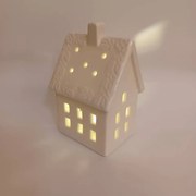 DECOLED Keramický domeček, 8,5 x 6,9 x 12,9 cm, teple bílá, 2xLR44