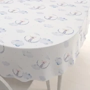 Biante Detský bavlnený oválny obrus Sandra SA-579 Myšky medzi modrými obláčikmi 50x100 cm
