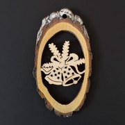 AMADEA Drevená ozdoba s potlačou kôry - ovál so zvončekmi 6 cm