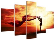 Obraz - Silueta ženy v západu slnka (150x105 cm)