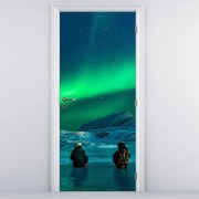 Fototapeta na dvere - Ľudia pri polárnej žiare (95x205cm)