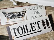 Béžová antik nástenná kovová ceduľa Toilet - 36*13cm