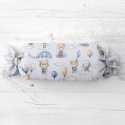 Biante Detský vankúš valec bonbon Sandra SA-469 Zvieratká s padákmi na svetlo modrom 15x40 cm