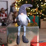 Vianočná dekorácia ERRKI sediaci trpaslík 800950