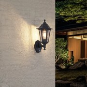 Vonkajšie nástenné svietidlo čierne s pohybovým senzorom IP44 - New Haven Hammered