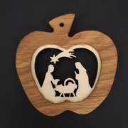 AMADEA Drevená ozdoba z masívu s vkladom - jablko s betlehemom 7 cm