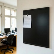 Toptabule.sk Čierna magnetická tabuľa v čiernom drevenom ráme COLOR 90x60 cm