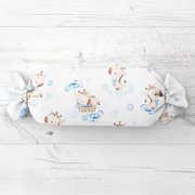 Biante Detský vankúš valec bonbon Sandra SA-443 Modré žirafy na bielom 15x40 cm