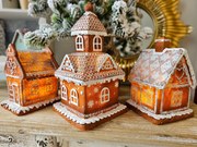 Vianočná perníková chalúpka s Led svetielkami Gingerbread House - 14*14*25cm/ 3*AAA