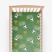 Goldea bavlnená napínacia plachta do detskej postieľky - futbalový svet 60 x 120 cm
